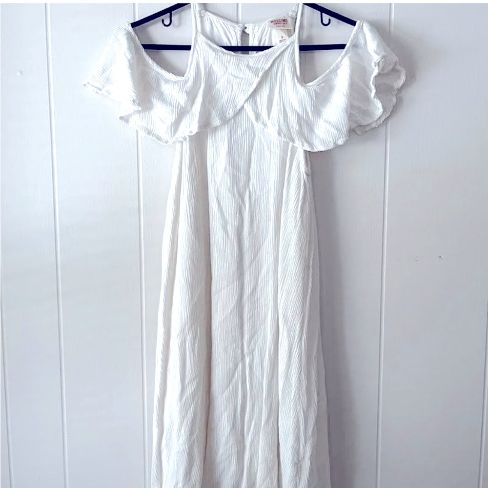 Crinkle White Summer Dress with Flutter Shoulder Sleeves - Size Small